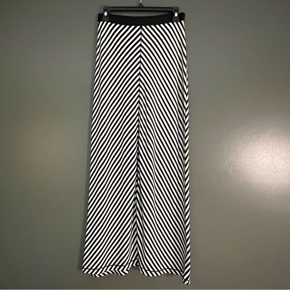 Max Studio graphic black and off-white long stretch skirt size small